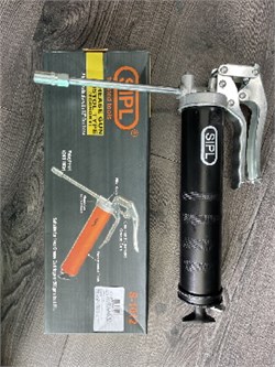 Шприц(под тубу) SIPL S-1012 для смазки пистолетного типа с фиксированным носиком и насадкой 6808